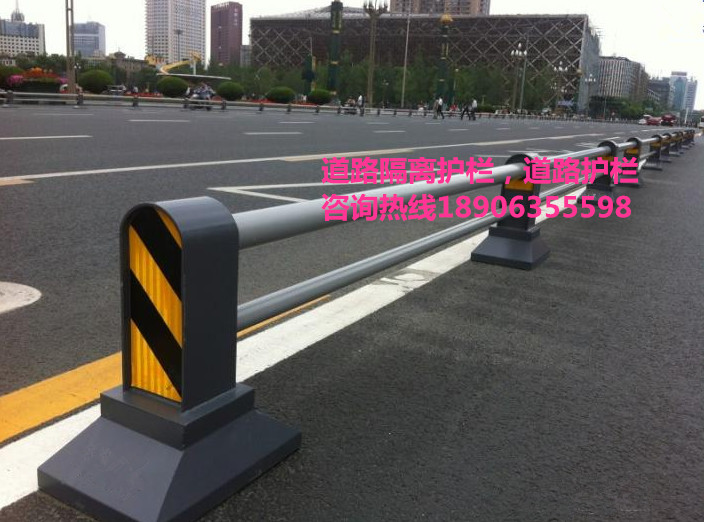 道路護(hù)欄，道路隔離柱，隔離墩